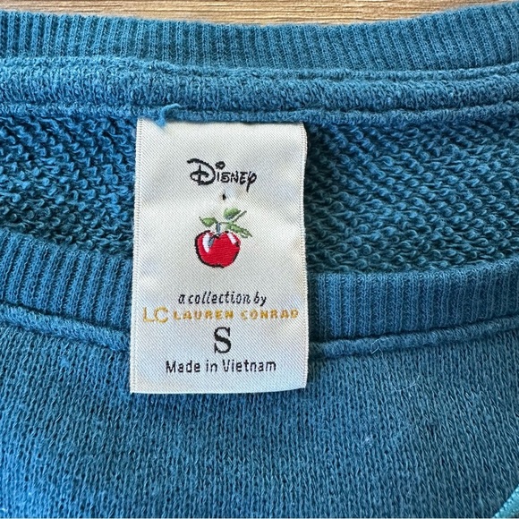 Disney X Lauren Conrad Snow White Cropped Sweatshirt Small Teal Embroidered Bead - Picture 2 of 6